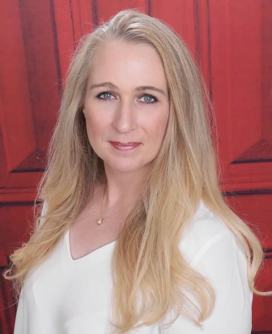 Ginger Watson Headshot